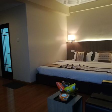 Golden Hill Hotel - Lashio المظهر الخارجي الصورة