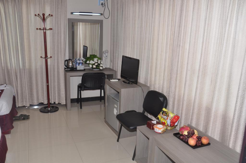Golden Hill Hotel - Lashio المظهر الخارجي الصورة